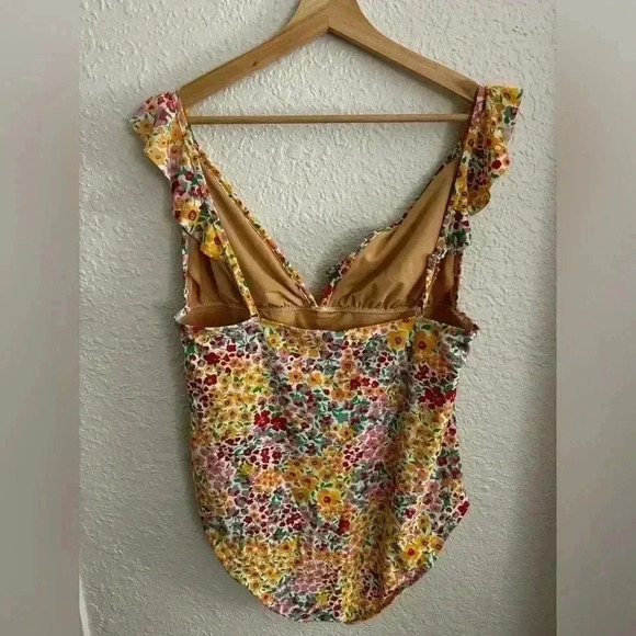 J.Crew Factory Floral Ruffle-Shoulder V-Neck One Piece Swimsuit. - Picture 4 of 8